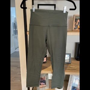 Lululemon align crops